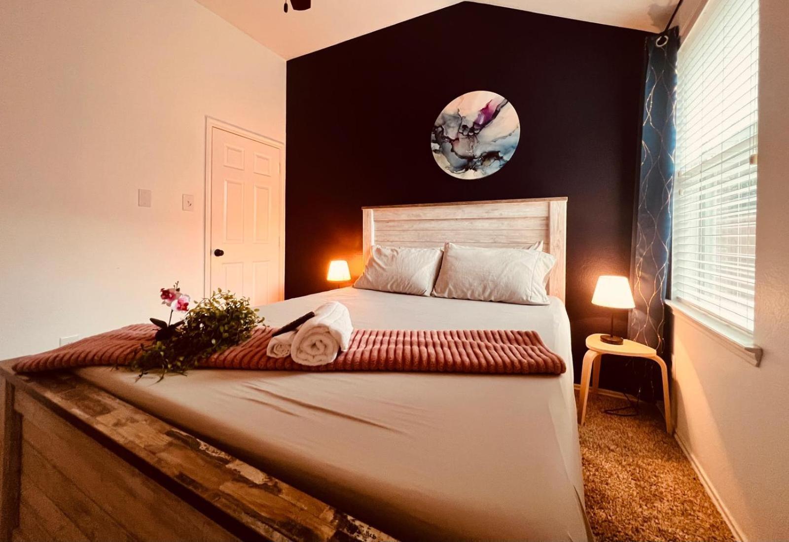 Work, Play & Stay King Bed With Foosball! Aubrey ภายนอก รูปภาพ